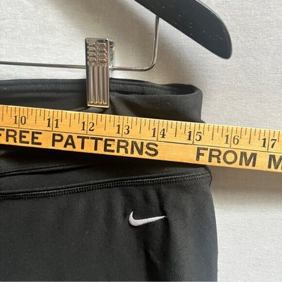 Nike Dri Fit cropped workout pants Sz M - Picture 9 of 12